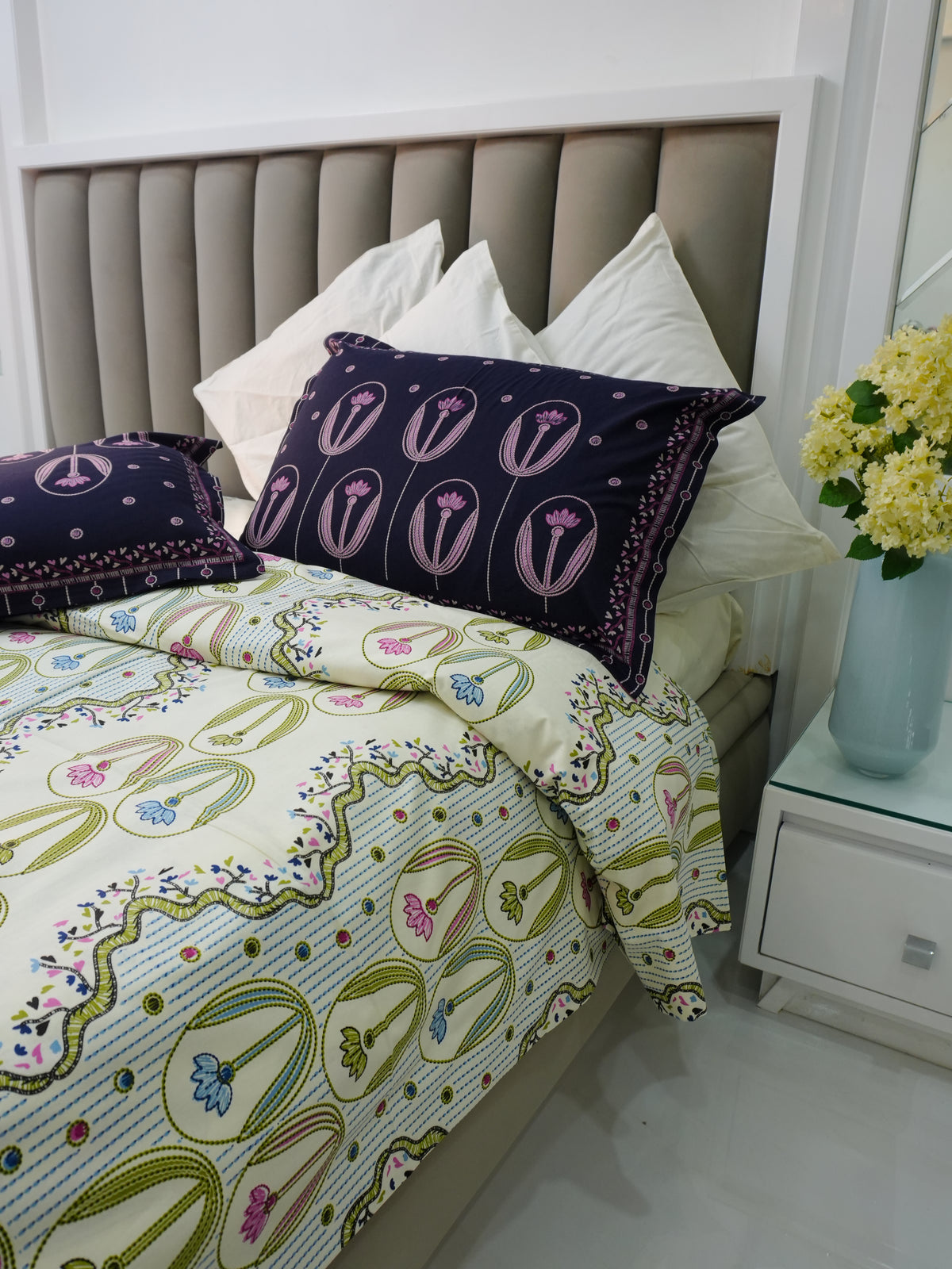 Lilac Kashida Cotton Bedsheet