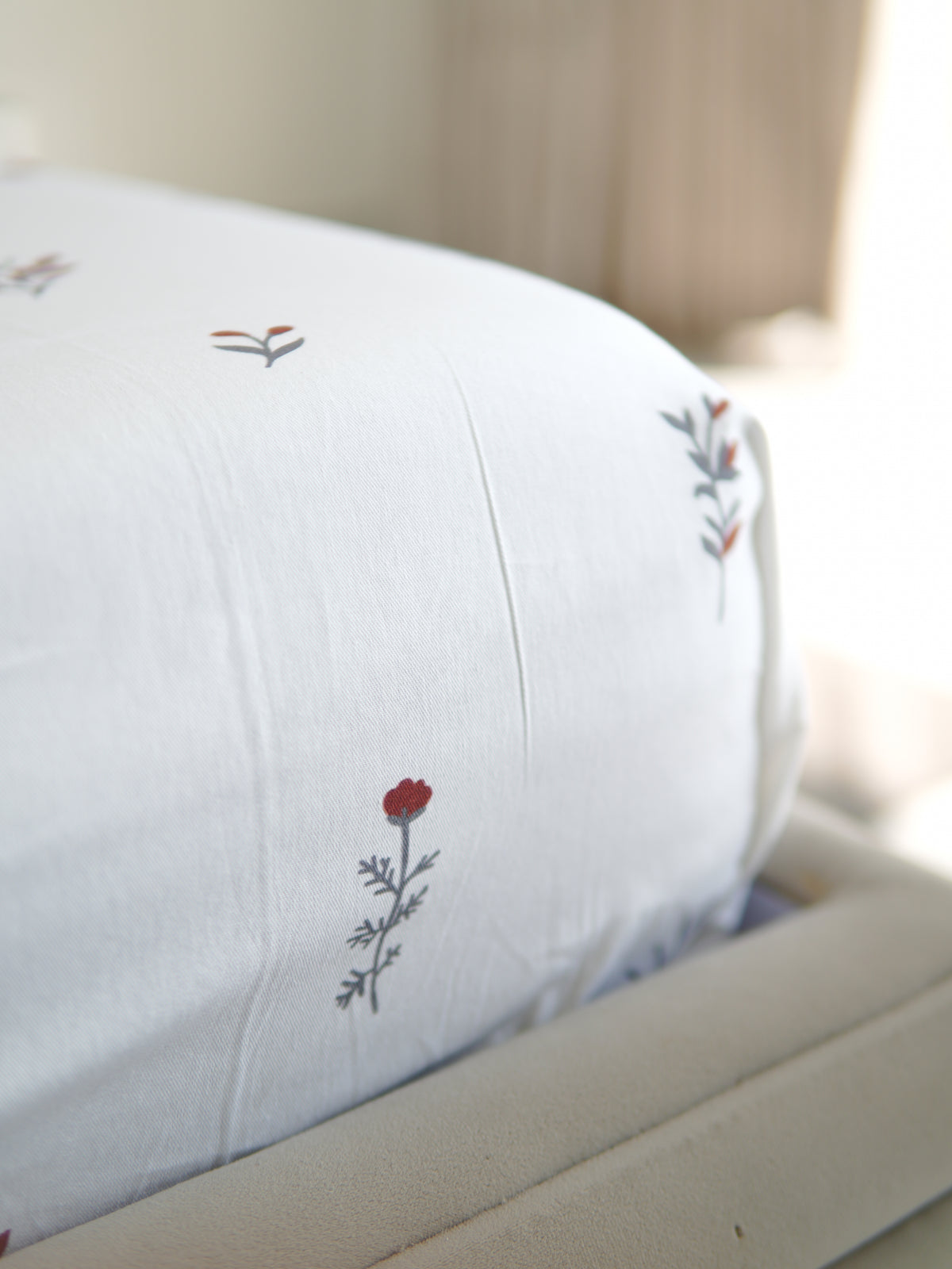 Floral_White_Bedsheet