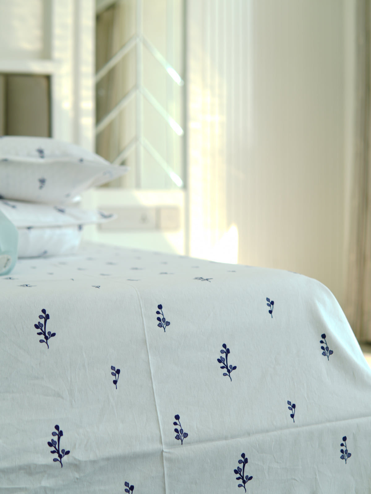 Off white_Bedsheet