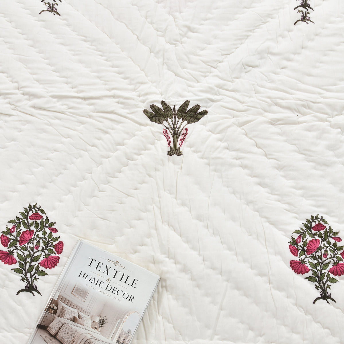 Homeloomers Premium Cotton Rajai with Floral Print & Pink Block Border