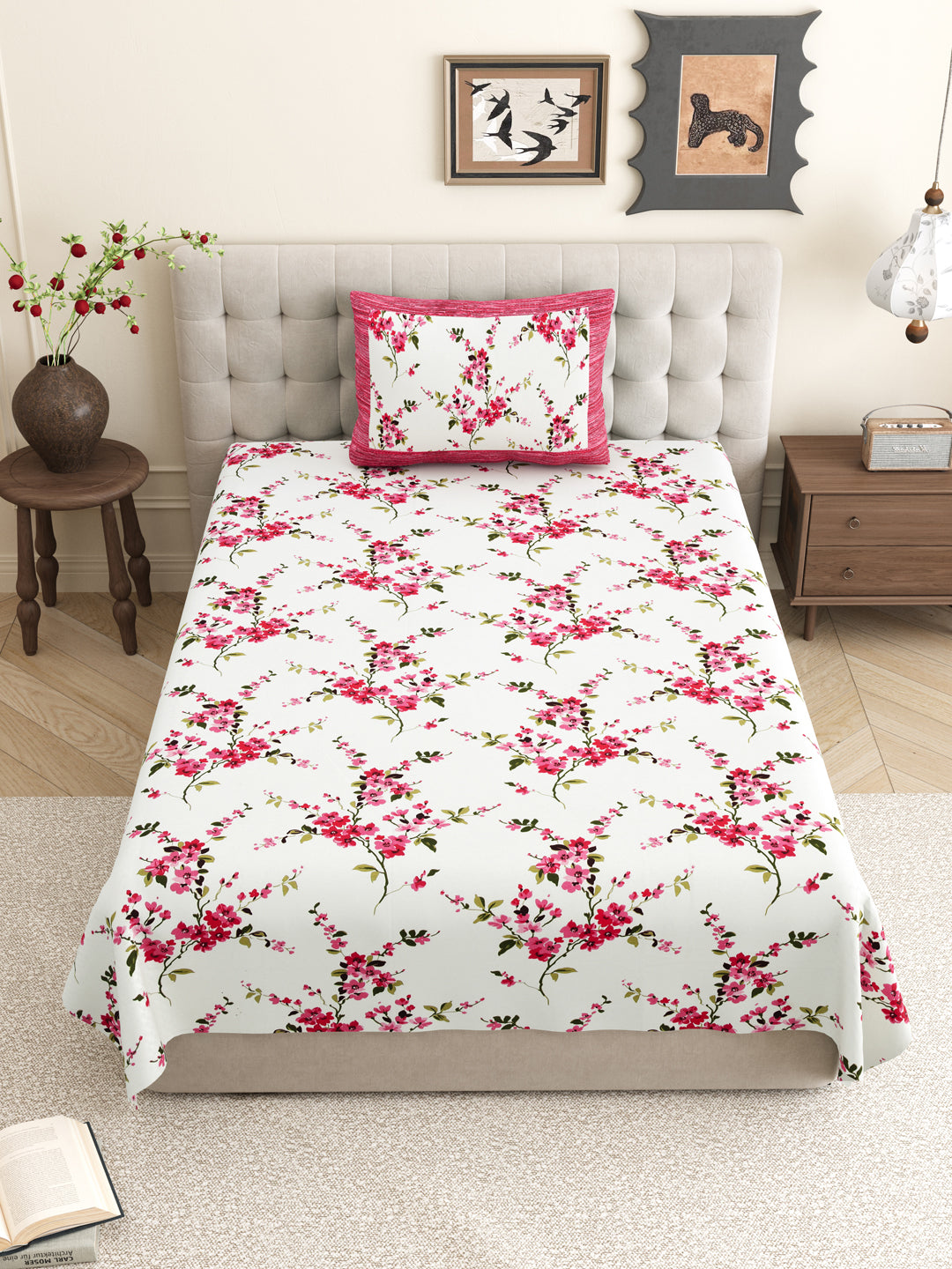 Pink_Bedsheet_With_Pillow_Covers