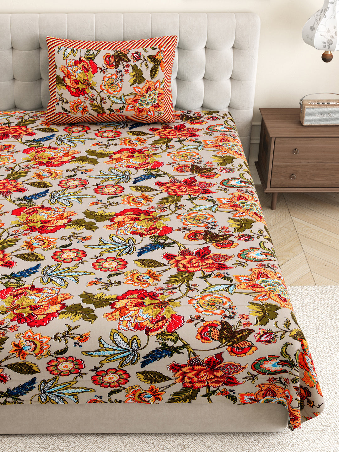 Red_Cotton_Bedsheet_Bedroom