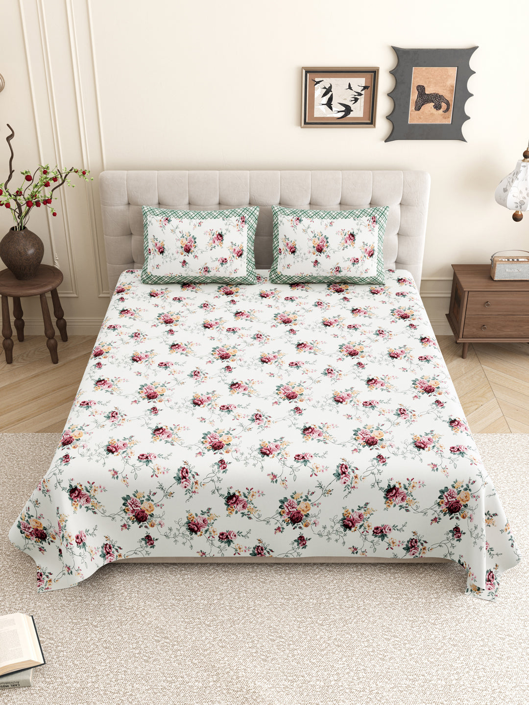 Bedspread_White_Base_Floral_Printed_Pattern